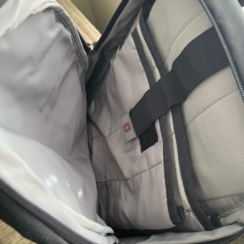 SwissTech Black Backpack - Picture 6 of 7